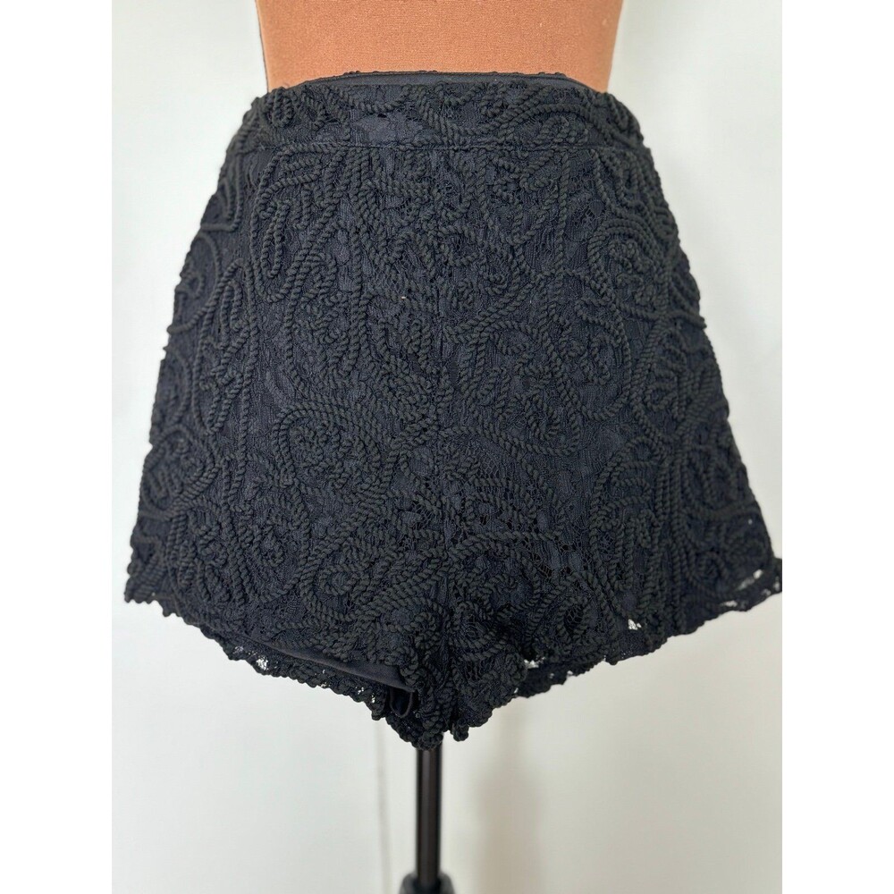 Akira Lace Shorts size Small